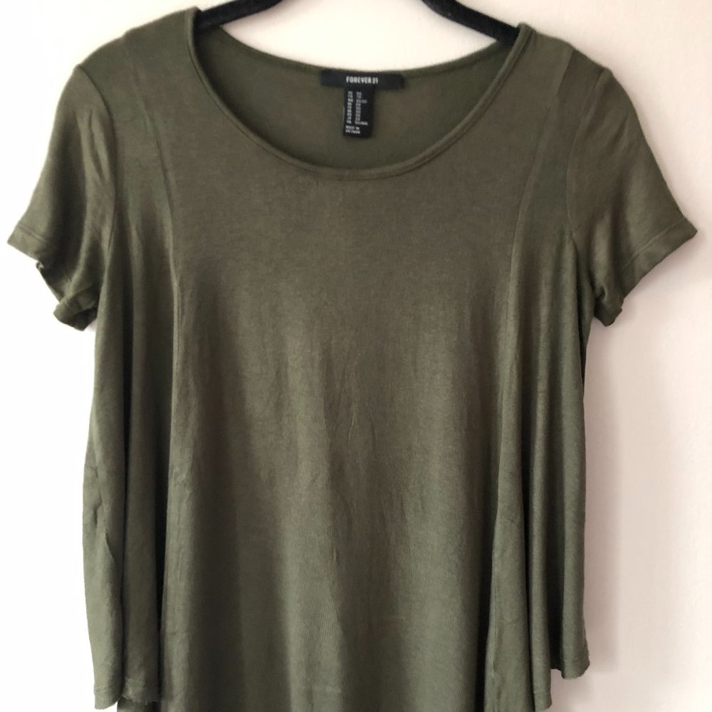 Flowy green Forever 21 short-sleeve top